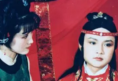 红楼梦中陪宝玉走到最后的，都是哪些人？