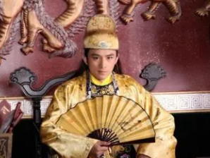 清代《白牡丹》第四十五回讲了什么故事？
