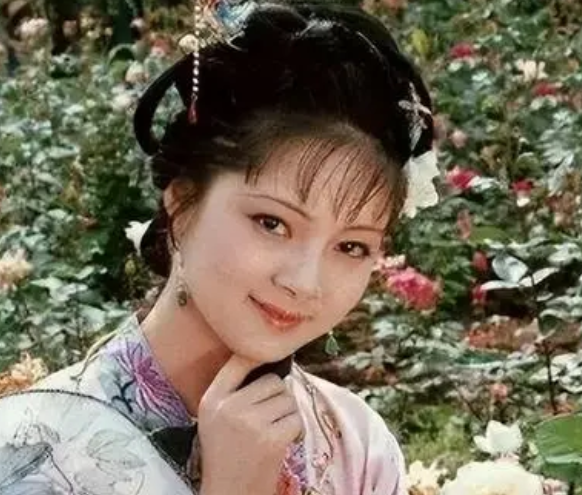 红楼梦中宝钗与湘云的关系为何会变化如此大？