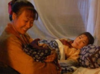 古代女性生孩子的时候，为何需要很多热水？