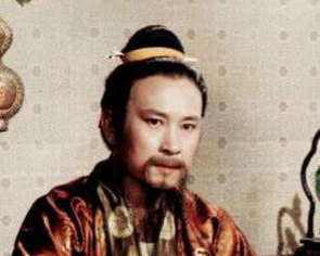 红楼梦中贾府被抄与元春有何关系？他回家后都做了什么？