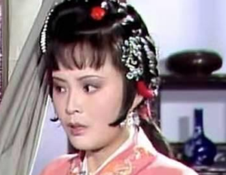 红楼梦中尤三姐为何会与贾珍、贾蓉父子私混五年之久？