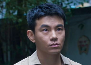 《开端》老张不是入局者，第三个人是不起眼的快递员 
