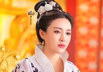 此女12岁当上皇后，却在24岁暴毙而死