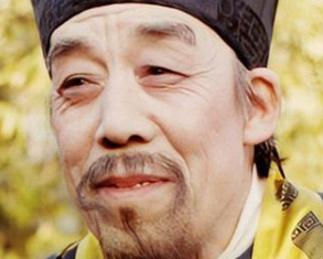 红楼梦中黛玉初进贾府时，贾赦在做什么？为何不来？