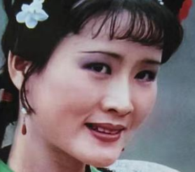 红楼梦中麝月是什么人？为何说贾宝玉离不开她？