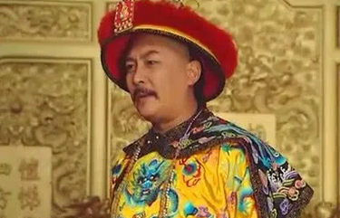 为什么雍正出生后连哭三天不肯吃奶还没死？