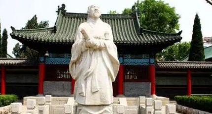 孙武简介：春秋时期军事家，被后世尊称为兵圣或孙子