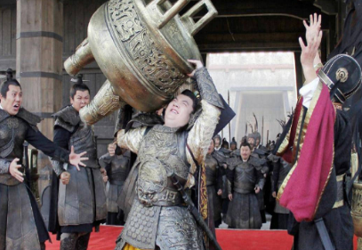 秦武王被压伤后，为什么拒绝扁鹊的治疗？