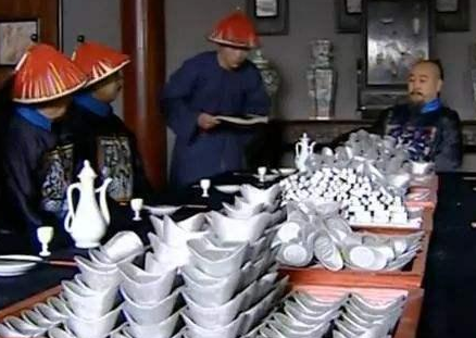 清朝官员退休后每年有50两银子 相当于现在多少钱