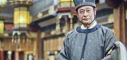 古代太监在皇宫里边包吃包住又不得随意出宫 他们为何还要拿那么多钱