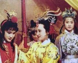 红楼梦贾府被抄家到底是因为什么？它们犯了什么错？