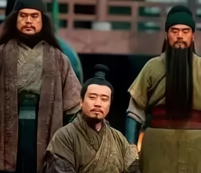 十八路诸侯除了关羽之后 能够斩杀华雄的人还有谁