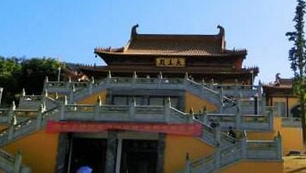 《北寺寅上人房望远岫玩前池》的原文是什么？如何理解？