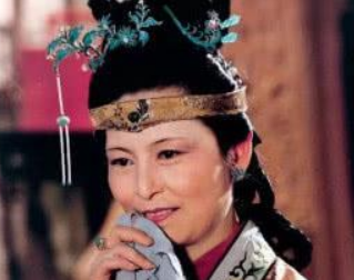 红楼梦中贾赦想纳鸳鸯为妾，贾母是如何解决的？