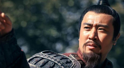 刘备在什么地方什么时候，第一次斩杀了有名有姓的名将？
