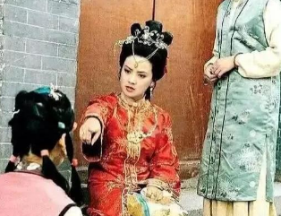 红楼梦中王熙凤、李纨和尤氏，谁活得最通透？