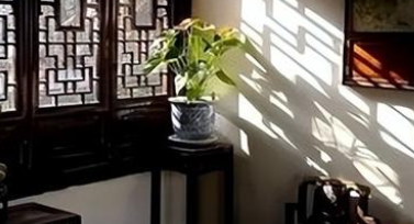 老古话说的 “床靠两面墙，家人遭病殃”是什么意思？