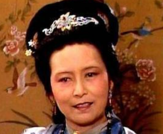 红楼梦中王夫人是如何在贾母面前说晴雯的？