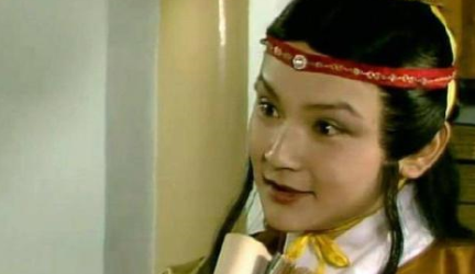 贾宝玉为什么会在半夜里为花袭人换上大红汗巾？