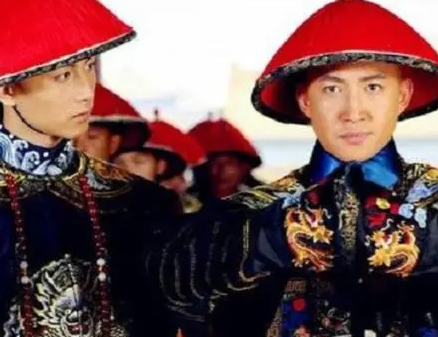 古代没有银行直接转账 各地的官员是怎么领取工资的