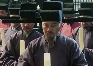 张知白：北宋时期宰相，以骄盛自满为戒，性节俭