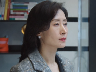《底线》叶芯为什么能留在法院？