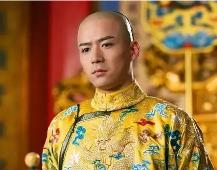 乾隆都退位给嘉庆了 乾隆见到嘉庆时需要下跪吗
