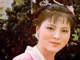红楼梦中袭人没有被打，也没有被骂，为什么觉得委屈？