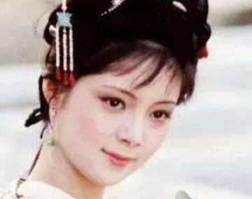红楼梦中宝钗的盛名表象下，是什么样的？