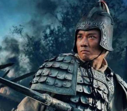 对战高览赵云一枪就能刺死 赵云为何对战张颌需要三十回合