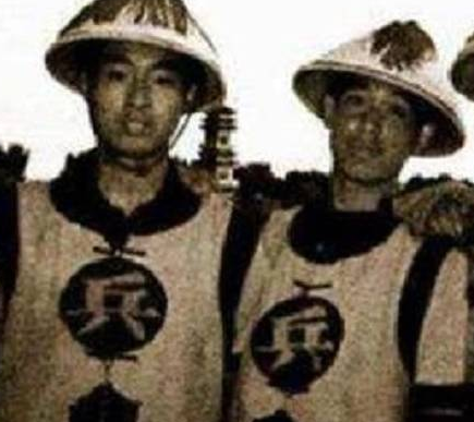 清朝士兵衣服上有兵和勇 两者之间有什么区别
