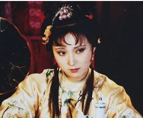 红楼梦中凭样貌而言，宝钗与黛玉两个人孰上孰下？