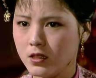 红楼梦中晴雯被赶出贾府后，袭人是如何骂她的