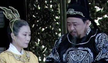 武则天退位一人痛哭，此人是谁呢？