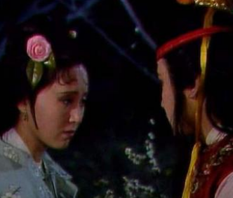 红楼梦中的众多女子中，拥有凤命的人都有谁？