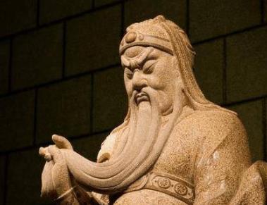 关羽的雕像为什么都是闭着眼睛的？