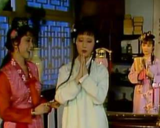 红楼梦王熙凤与薛宝钗都是如何借婚事打趣黛玉的？