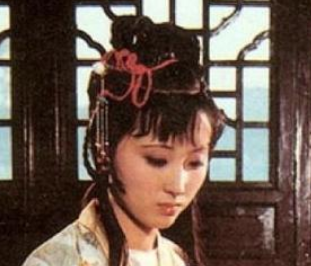 红楼梦黛玉看了禁书后，宝钗还为她保密是为何？