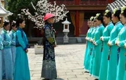 清朝宫女睡觉不能仰面睡觉 这里边有什么忌讳吗