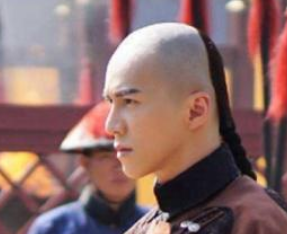 在古代皇帝是如何保证贴身护卫的忠诚度的？