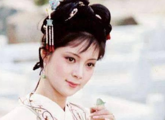 红楼梦中薛宝钗和王熙凤有哪些不同之处？二人谁更可怕？