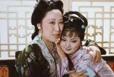红楼梦中夏金桂住在荣国府，为何她和荣国府诸人都没有交往呢？