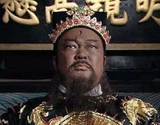 包拯六十岁大寿时儿媳抱来一个儿子，这个儿子从何而来的？