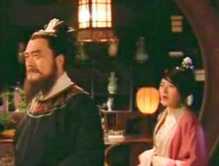 水浒传中宋江与卢俊义都是如何争夺梁山老大的？