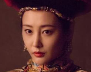 令妃统摄后宫长达十多年却没有登上后位，是为什么？