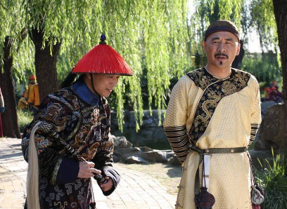 古代太监手里为什么拿着一根拂尘 这个东西有什么作用