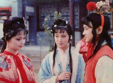 红楼梦中，贾母为什么把藕关给林黛玉？