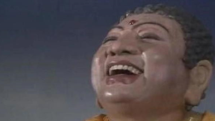 孙悟空被镇压时为何不是变小，反而是利用力大的特点？
