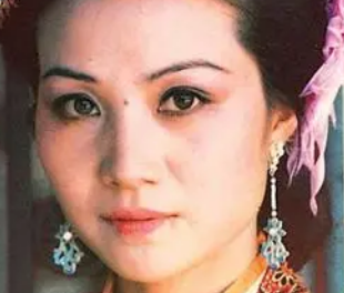 红楼梦中赵姨娘在贾府为何不被人喜欢？